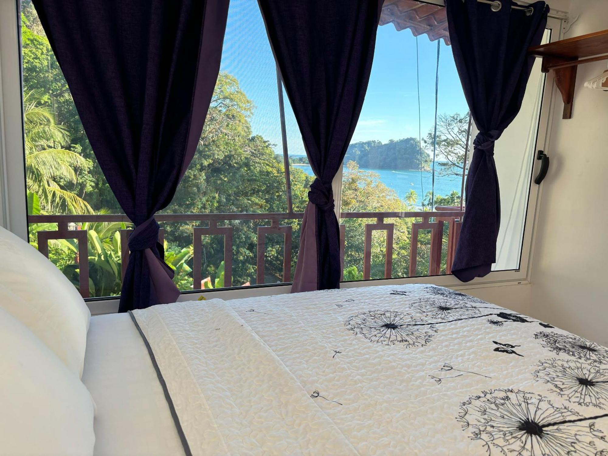 Hotel Coco Beach Manuel Antonio Bagian luar foto