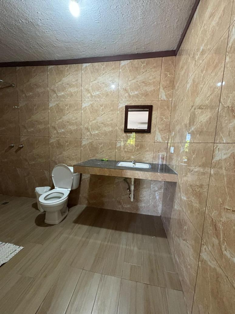 Hotel Coco Beach Manuel Antonio Bagian luar foto