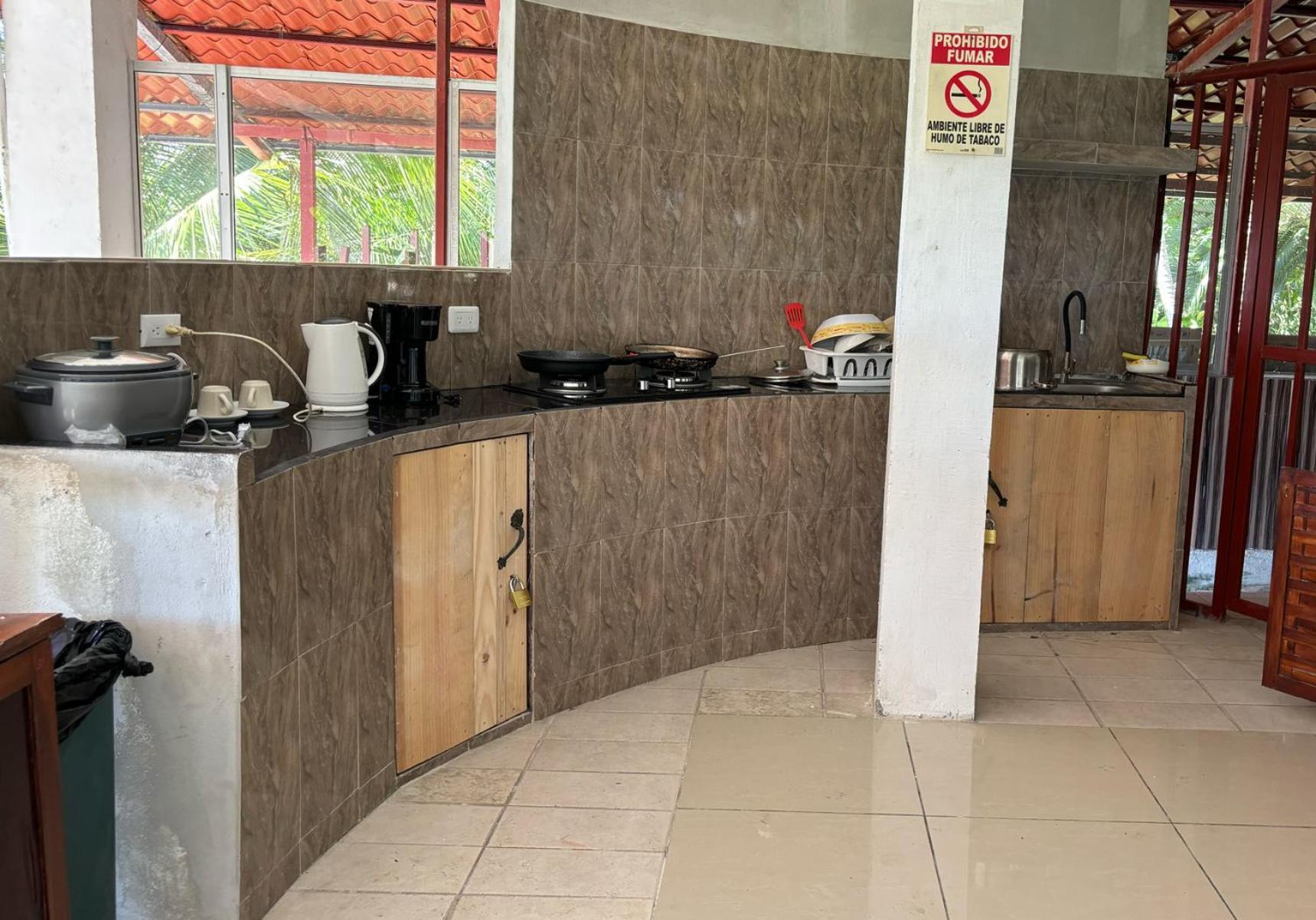 Hotel Coco Beach Manuel Antonio Bagian luar foto