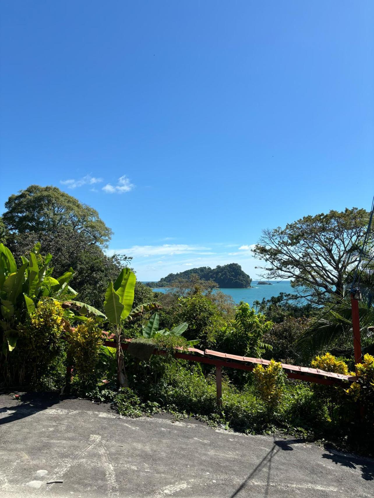 Hotel Coco Beach Manuel Antonio Bagian luar foto