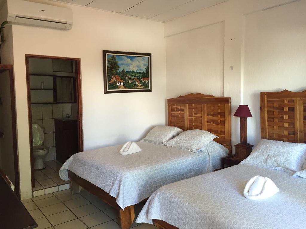 Hotel Coco Beach Manuel Antonio Bagian luar foto