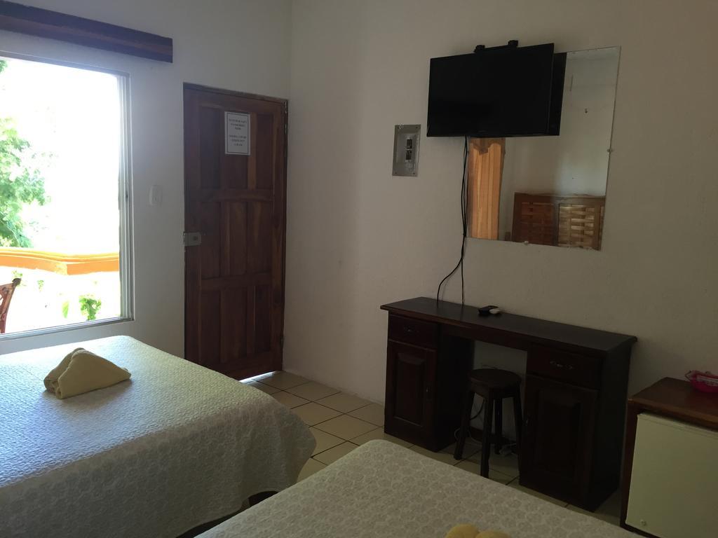 Hotel Coco Beach Manuel Antonio Bagian luar foto