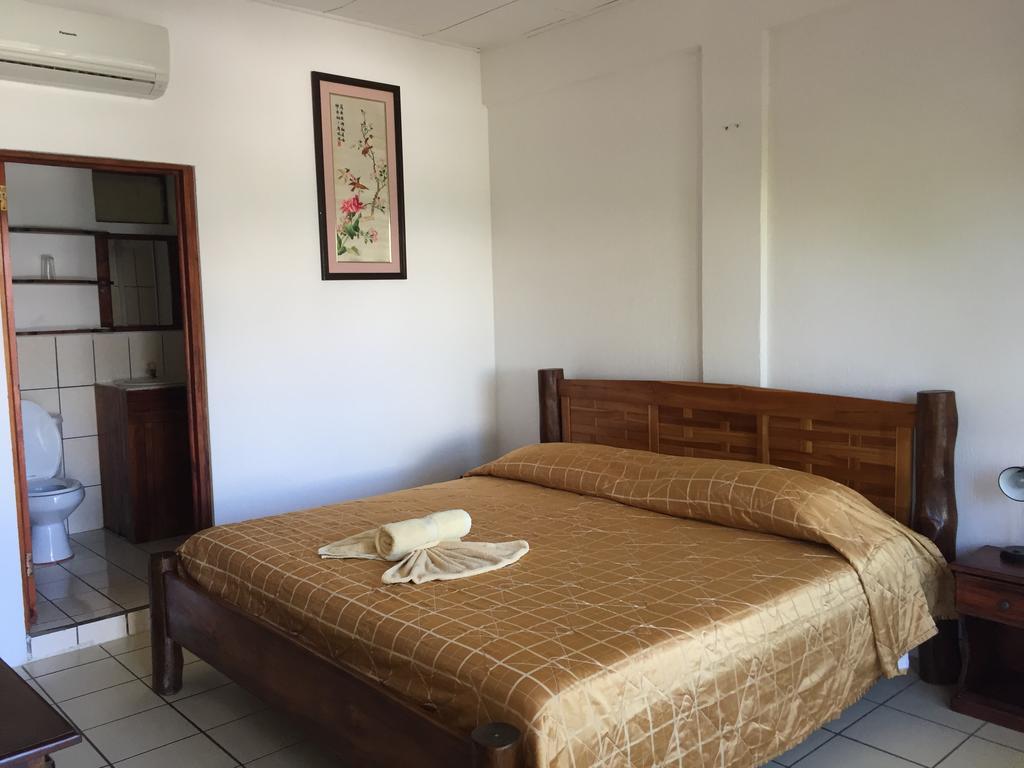 Hotel Coco Beach Manuel Antonio Bagian luar foto