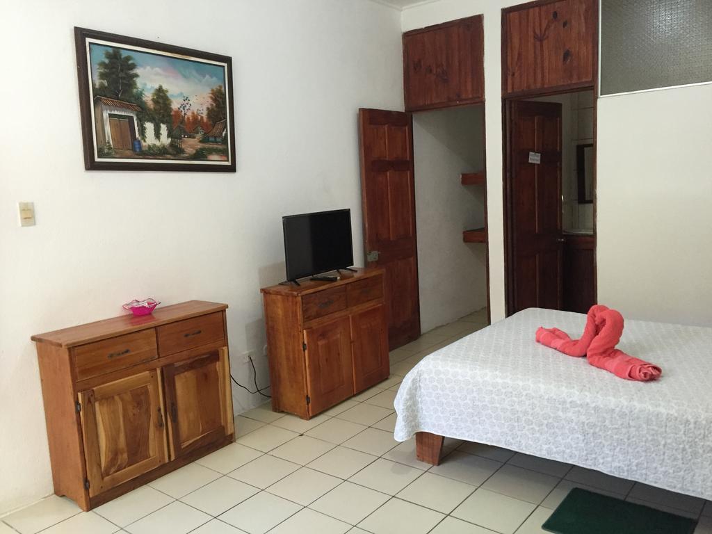Hotel Coco Beach Manuel Antonio Bagian luar foto