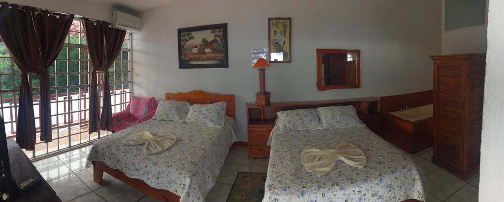 Hotel Coco Beach Manuel Antonio Bagian luar foto