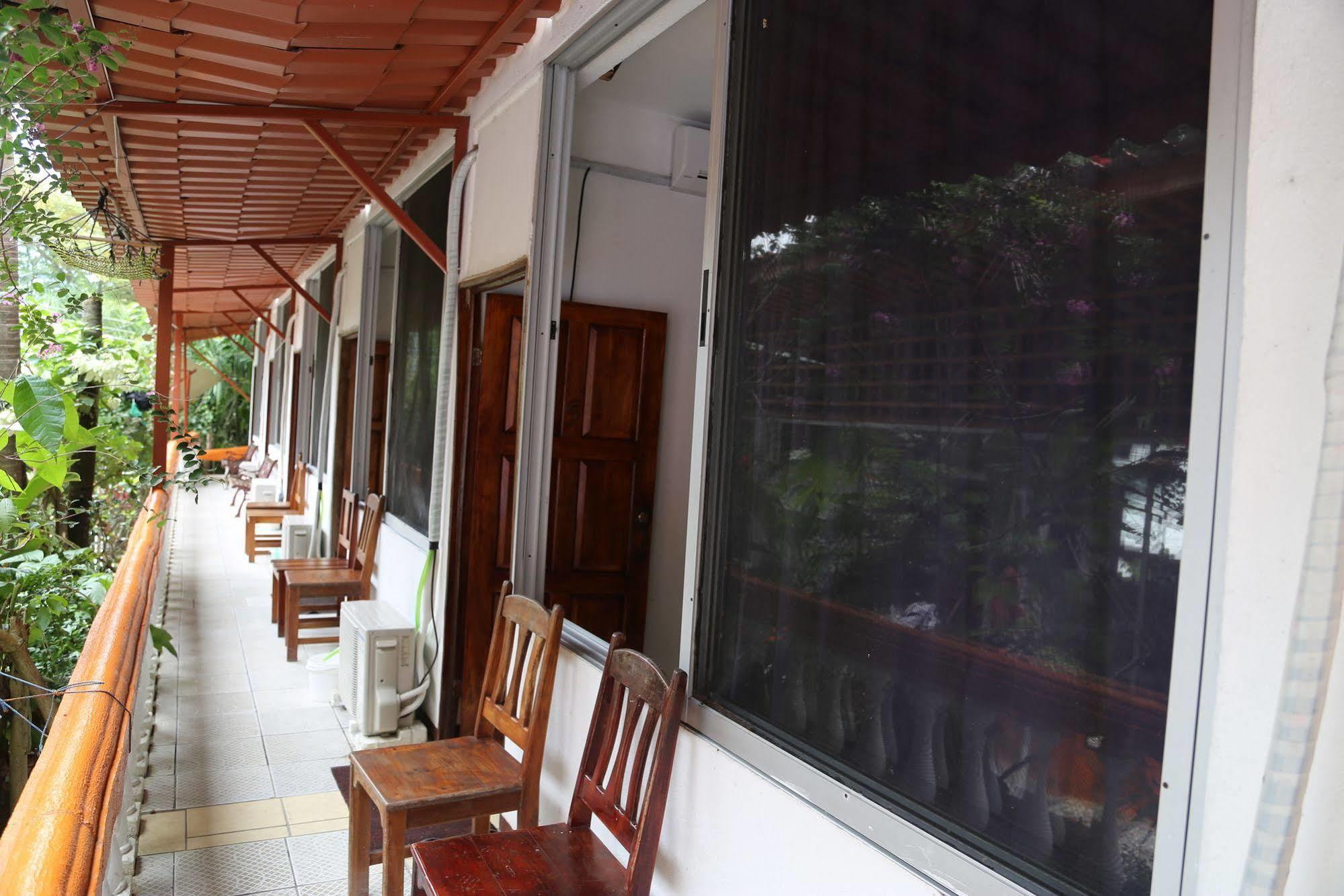 Hotel Coco Beach Manuel Antonio Bagian luar foto